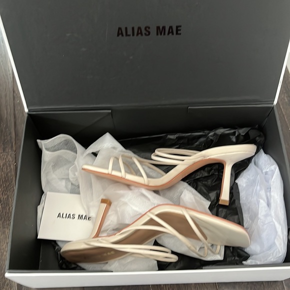 Alias Mae Strappy Sandal size 36 - Picture 3 of 5